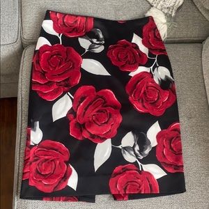 Red roses 🌹 satin skirt